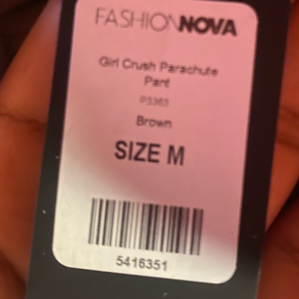 I’m selling NEW fashion nova pant!!